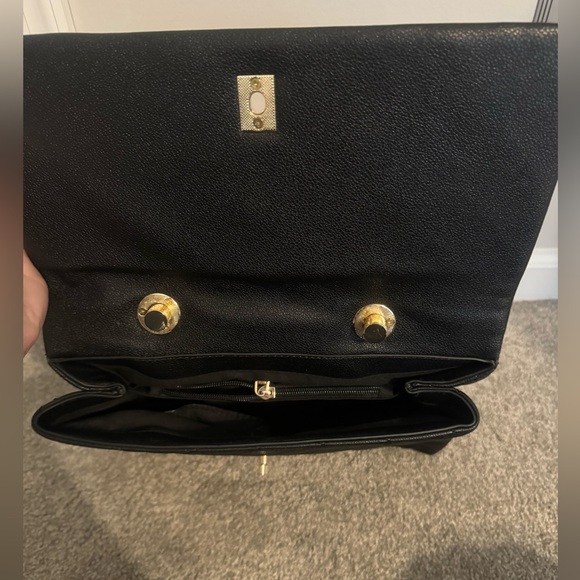 Black Quilted Handbag - Picture 4 of 5